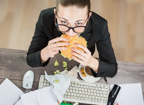 20 razones para subir de peso 20 La razón por la que insistes en el estrés en la oficina.