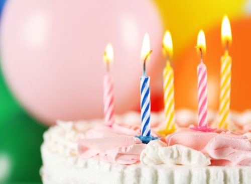20 razones para subir de peso 40 Tarta de cumpleaños con velas