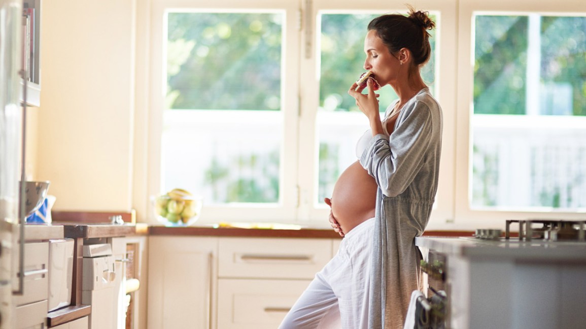 13 alimentos que debe comer durante el embarazo 1 Comer durante el embarazo