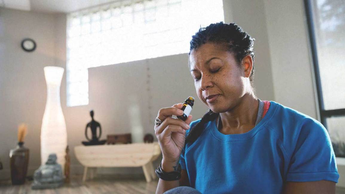 Aromaterapia y reflexología: nuevos tratamientos con efectos secundarios de la quimioterapia 1 La aromaterapia y la reflexología son nuevos tratamientos para los efectos secundarios de la quimioterapia.