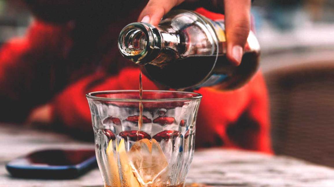 ¿Cuánta cafeína hay en la Coca-Cola Light y la Coca-Cola Light? 1 Cafeína en Coca-Cola