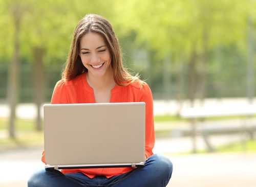 22 consejos efectivos para perder peso que debe probar Mujer, en, computador portatil