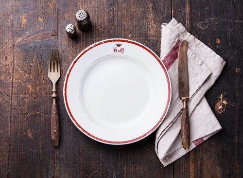 10 consejos efectivos para perder peso que debe probar Platos y cubiertos