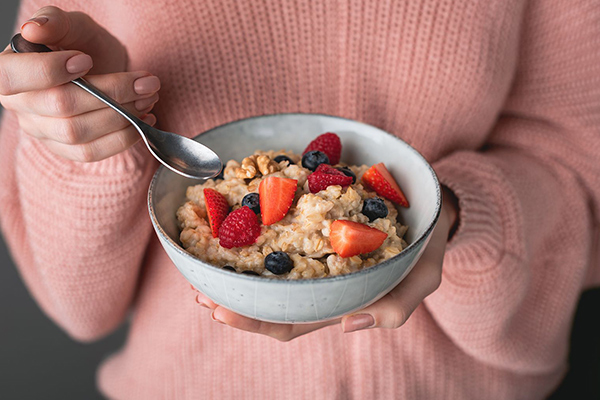 Los beneficios de la avena para el desayuno. Los beneficios de la avena para el desayuno.