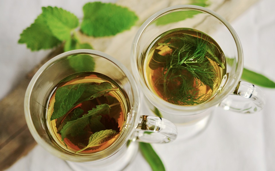 té de menta El té de menta o menta proviene de los países del este, donde se usa para tratar diversas enfermedades.