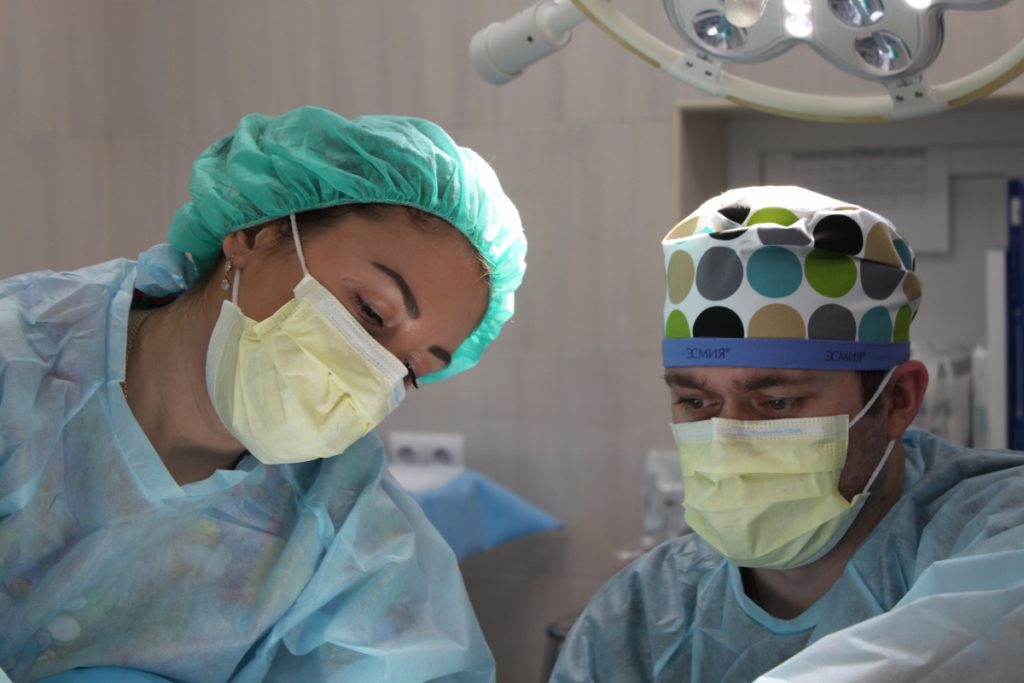 El conflicto de las cirugias esteticas en menores